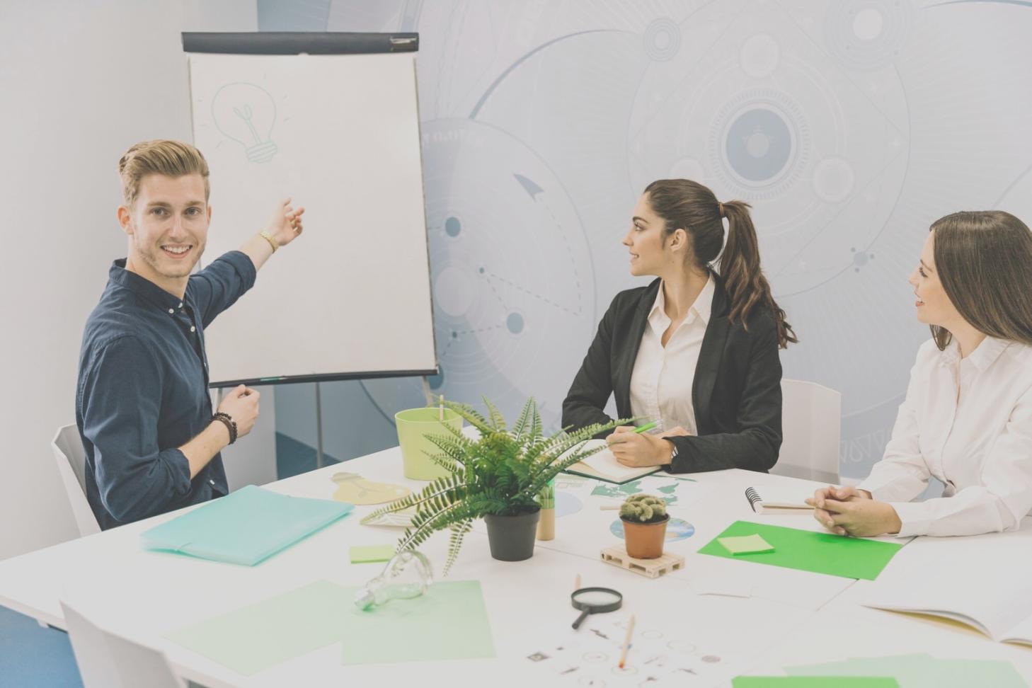 Interaktive Lernsession mit Finanzexperten